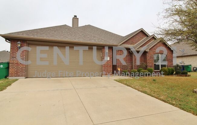 Wonderfully Maintained 3/2/2 in Waxahachie For Rent!
