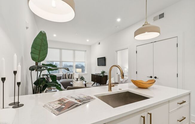2 beds, 1 bath, 800 sqft, $1,872, Unit 315