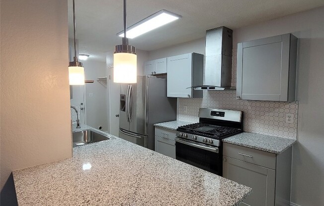1305 YORK CASTLE DR