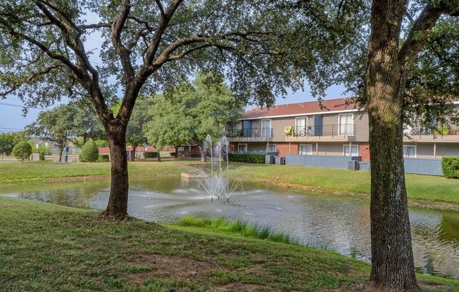 Oak Tree Village Apartments Outdoor Fountain