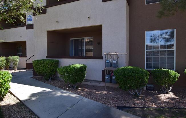 Fantastic, well maintained 2 bedroom condo.