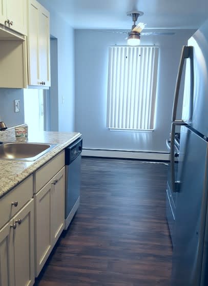 Kings Pointe Apartments - Warren, MI