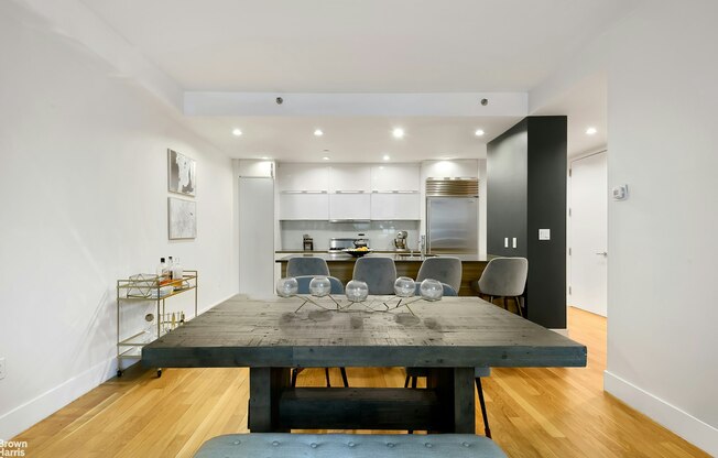 117 W 123 ST