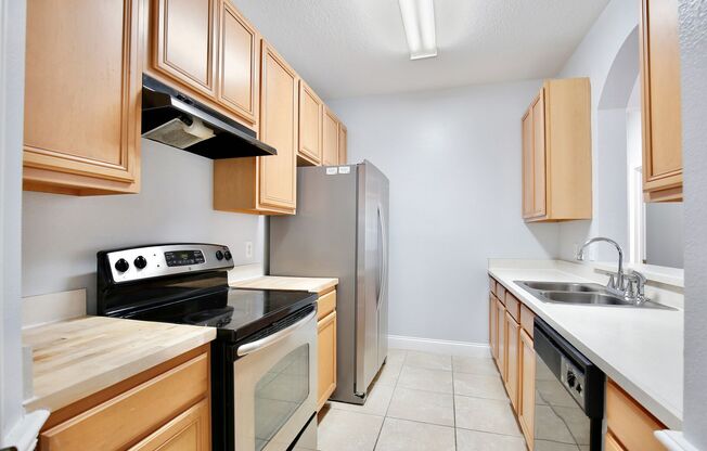 Spacious 2/2 Condo in Gated Orlando Community – Near Universal & EPIC Universe!