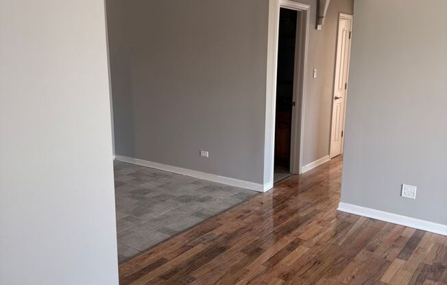 2 beds, 1 bath, 865 sqft, $1,925, Unit Building 9-2C