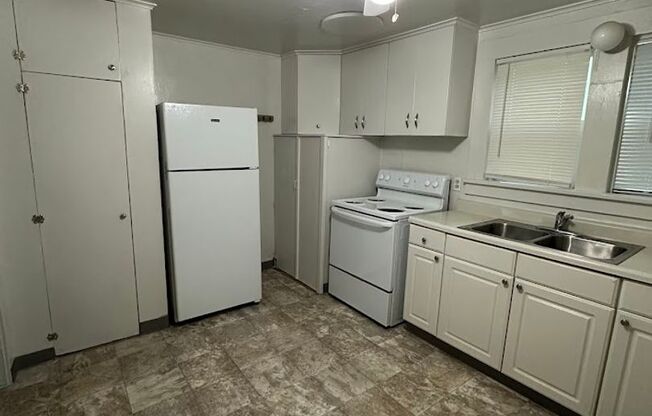 2 beds, 1 bath, 950 sqft, $1,195, Unit 2108