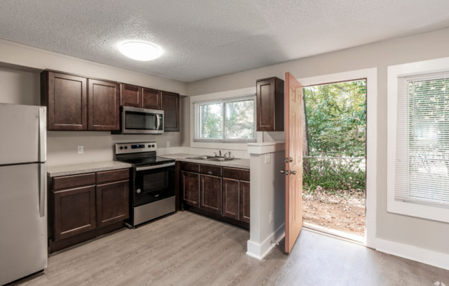 2 beds, 1 bath, $1,600