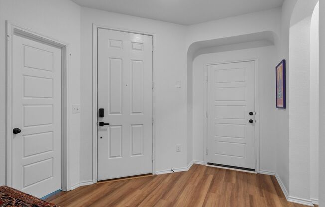 Huge 4-Bedroom Home in Del Valle For Rent