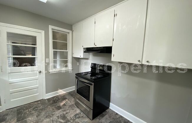 3 beds, 1 bath, $1,095