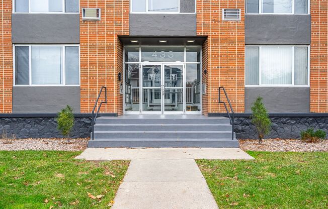 Studio, 1 bath, 450 sqft, $799, Unit 433-211