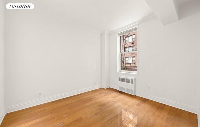 2 beds, 1 bath, $4,650, Unit 2P