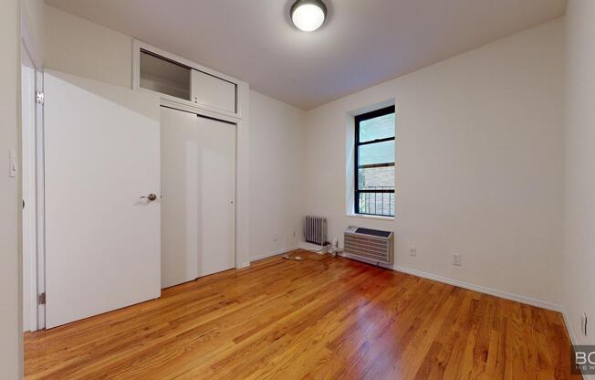 240 WAVERLY PL