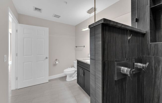 2 beds, 2 baths, $2,850, Unit #1911