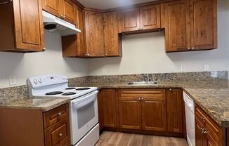 REMODELED 2 BED DUPLEX WITH PRIVATE YARD!!