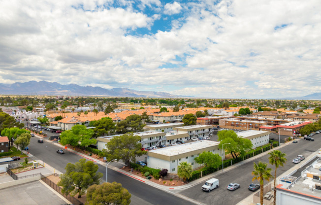 2 beds, 1 bath, 720 sqft, $1,250, Unit D-37