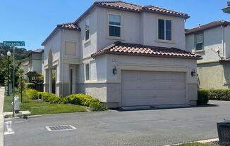 3 bed 2.5 bath in Vacaville!