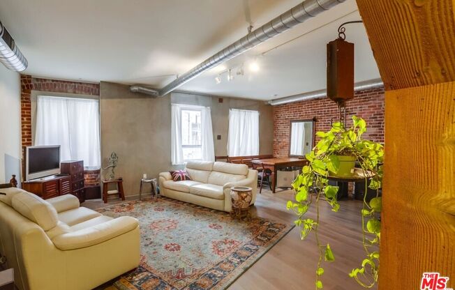 1 bed, 1 bath, 1,060 sqft, $3,350, Unit 310