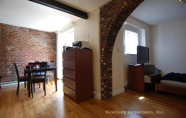 99 HUDSON SAINT # 8 PATH