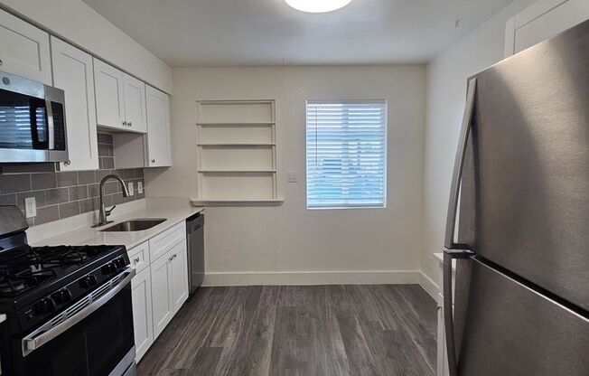 2 beds, 1 bath, 850 sqft, $1,295, Unit 03