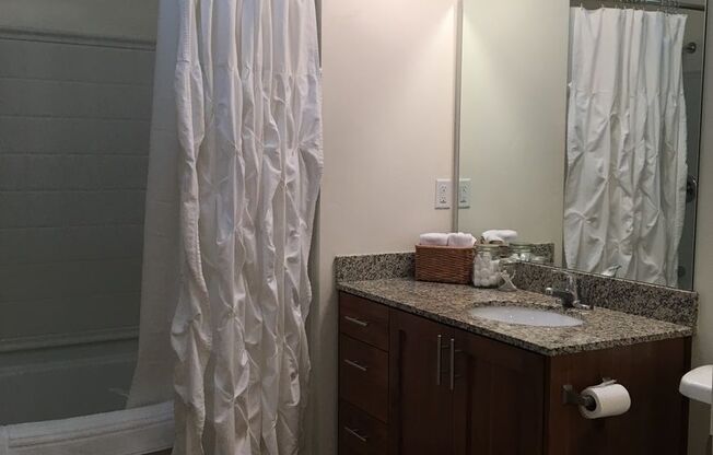 2 beds, 1 bath, 852 sqft, $1,400, Unit 404