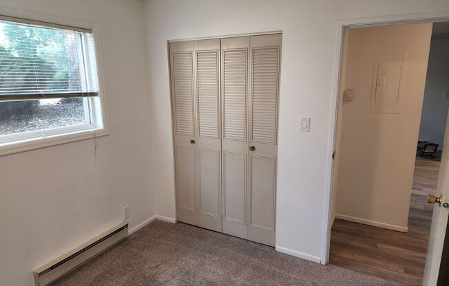 2 beds, 1 bath, 762 sqft, $1,395, Unit Unit 4