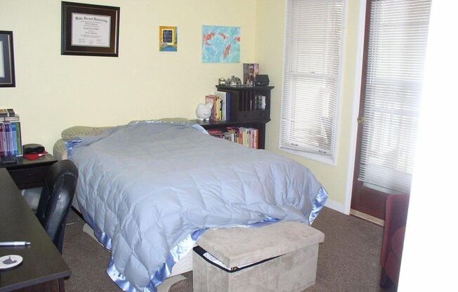 Carrboro / Brighton Sq. Apt. AVAILABLE