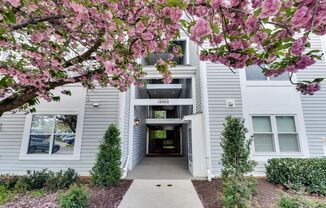 Beautiful 3BR 2BA condo located in the Decoverly neighborhood of Rockville