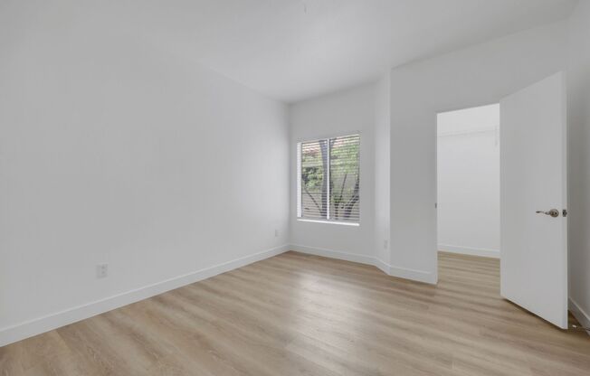 3 beds, 2 baths, $1,700, Unit # 2061