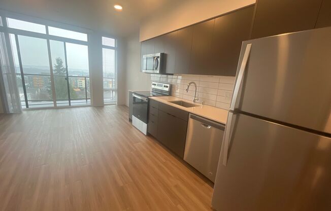 Studio, 1 bath, 426 sqft, $1,595, Unit 505