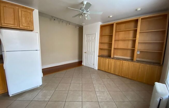 2 beds, 1 bath, 1,000 sqft, $1,750, Unit 3027 N. Calvert St. E6