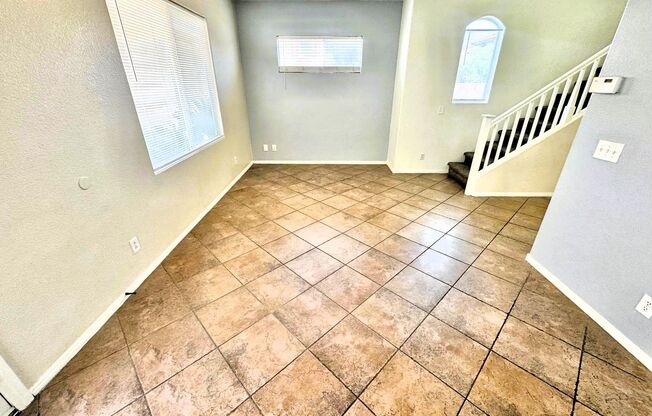 BEAUTIFUL 3 BEDROOM HOME IN SOUTHERN HIGHLANDS!!!