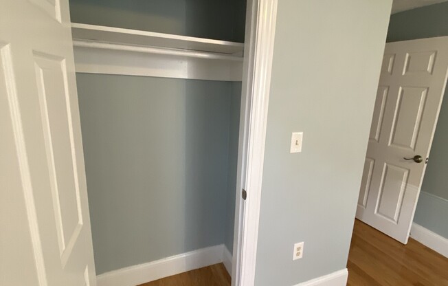 2 beds, 1 bath, $3,600, Unit A
