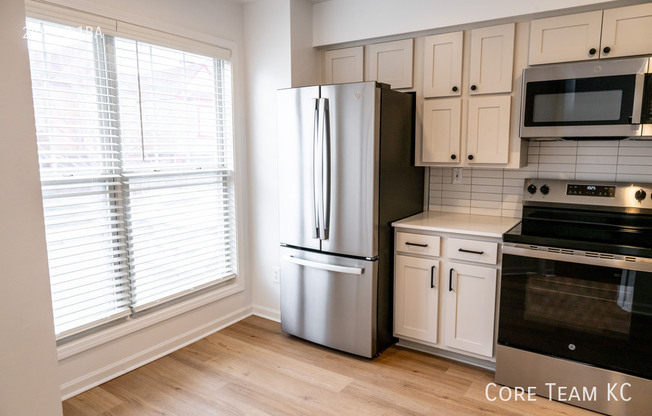 128 E 29 ST