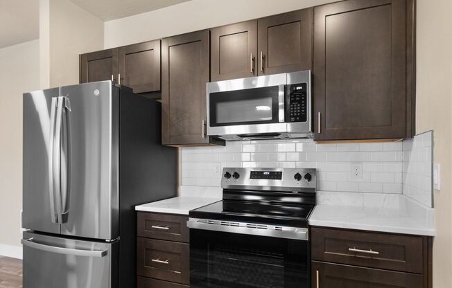 3 beds, 2 baths, 1,511 sqft, $1,995, Unit J-404