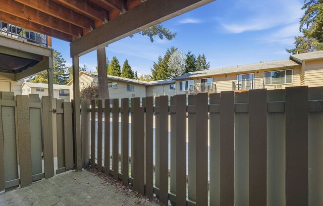 2 beds, 1 bath, 1,000 sqft, $1,350, Unit 31