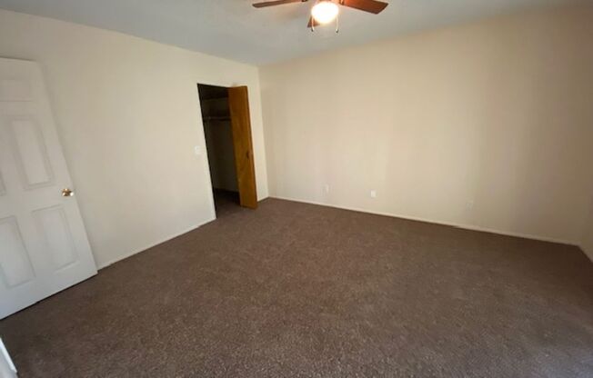 AVAILABLE NOW! 3br/2ba SPACIOUS HOME