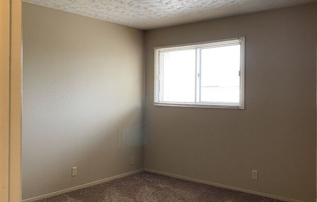 1 bed, 1 bath, 850 sqft, $990, Unit 4-412