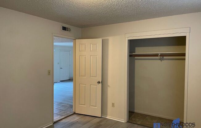 2 beds, 1 bath, $1,350, Unit UNIT # 2