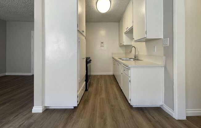 1 bed, 1 bath, 750 sqft, $1,795, Unit 34