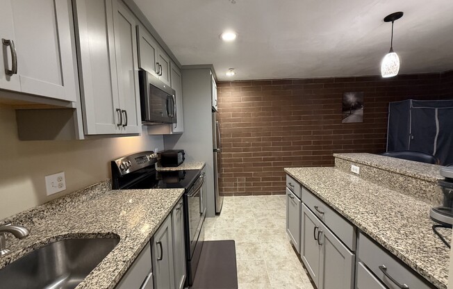 115 W Squantum St