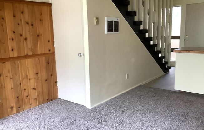1253 Ferry St Apt