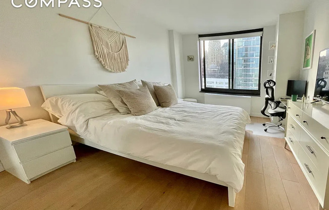 1 bed, 1 bath, 600 sqft, $4,750, Unit 37J