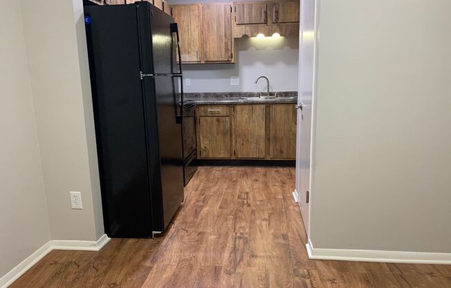 Spacious 2-Bedroom Apartment for Rent in Chesterton – Prime Location and Comfort