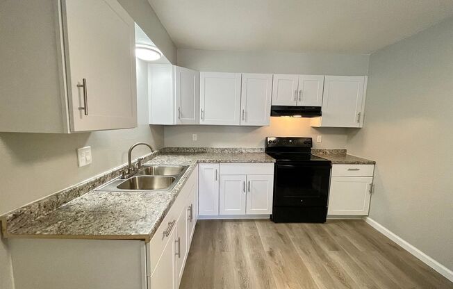 2 beds, 1 bath, $1,295, Unit 221