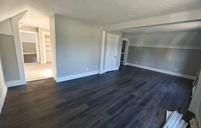 2 beds, 1 bath, $995