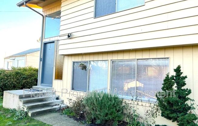 1615 TRENTON AVE