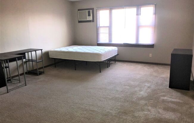 1 bed, 1 bath, $775, Unit #2