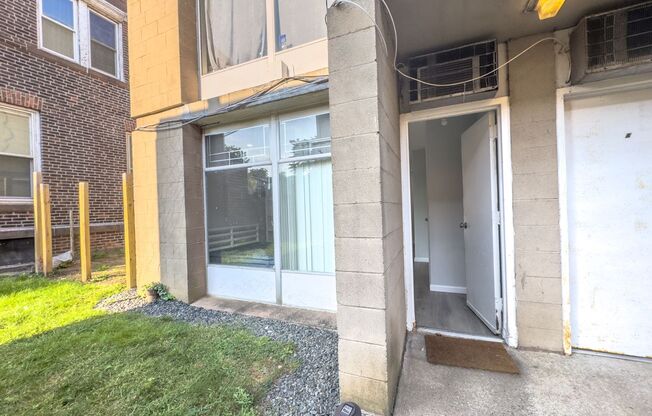 Studio, 1 bath, 425 sqft, $1,795