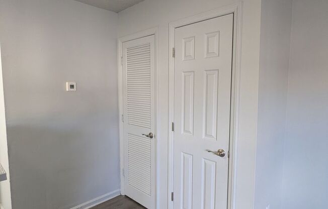 2 beds, 1 bath, 855 sqft, $1,049, Unit 3366-07