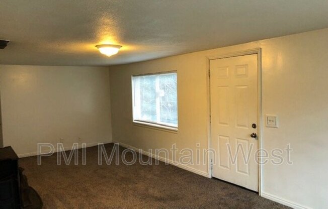 2 beds, 1 bath, 1,025 sqft, $1,395